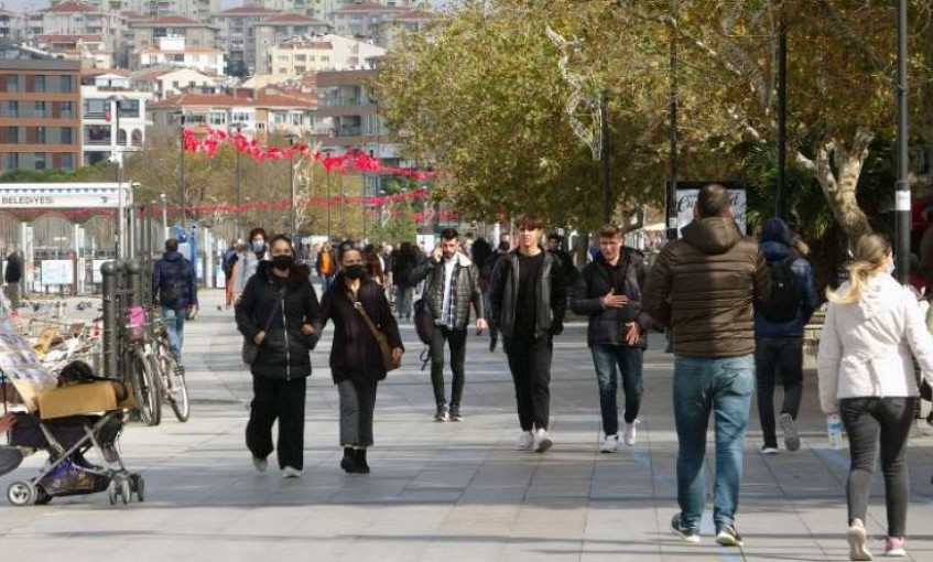 Bilim Kurulu Üyesi Şener: Yeniden kapanma söz konusu olabilir